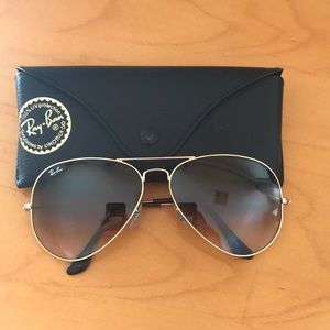 Brown Ray Ban aviators!
